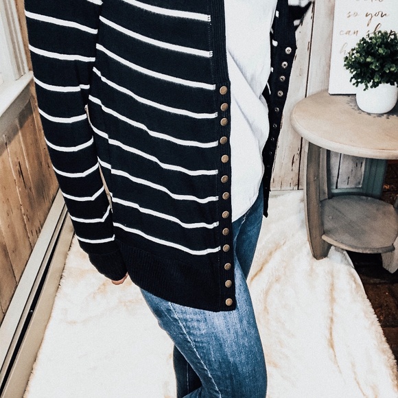 NWT Black & White Snap Cardigan - Picture 3 of 3